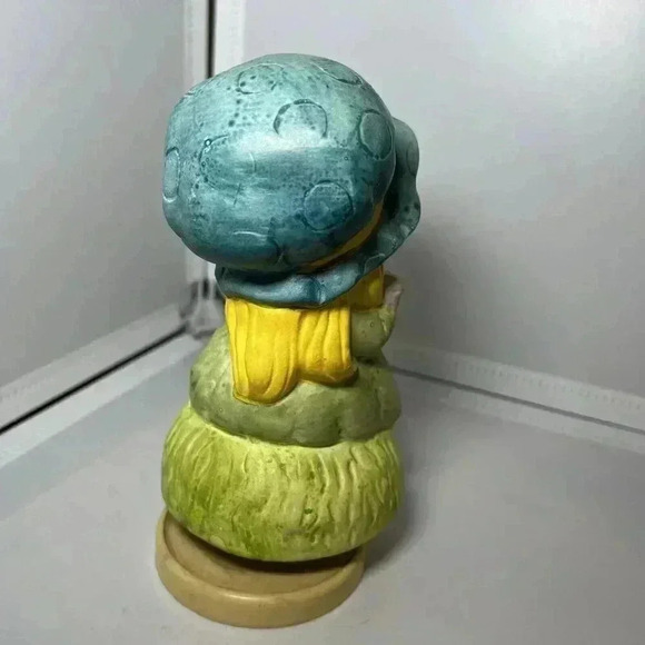 EUC Sankyo Japan Blonde Girl Bonnet VTG 6" Tall Rotating Music Box Nostalgia!! - Picture 2 of 5